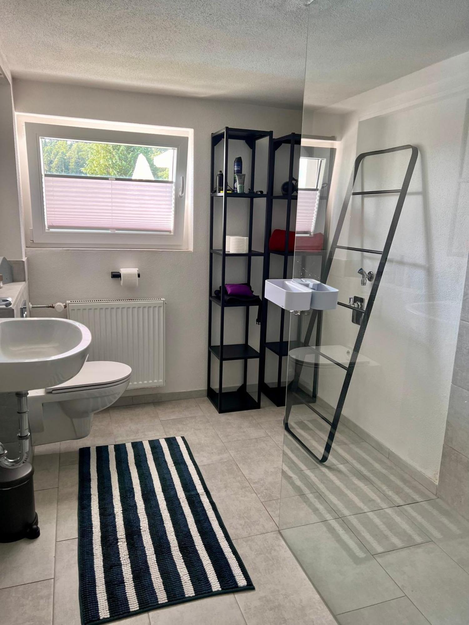 Charmante Einliegerwohnung, 3 Zimmer In Ruhiger Wohnlage, 60Qm, Mit Gemuetlicher Suedterrasse Marburg Eksteriør billede